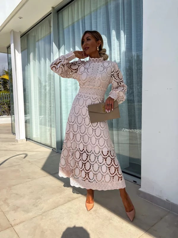 Renata | Robe midi pour mariage – Robe en dentelle élégante à manches bouffantes et col montant